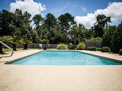 gunite vs fiberglass pool 