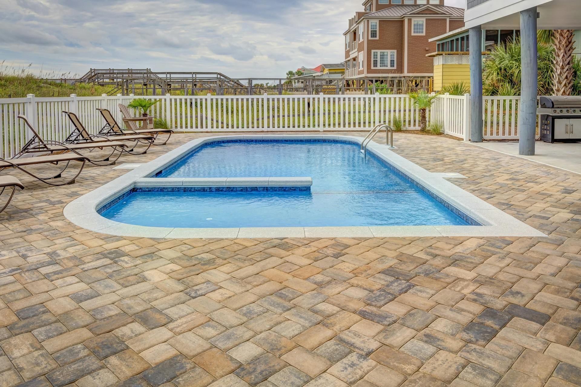 In-Ground vs Above Ground Pools
